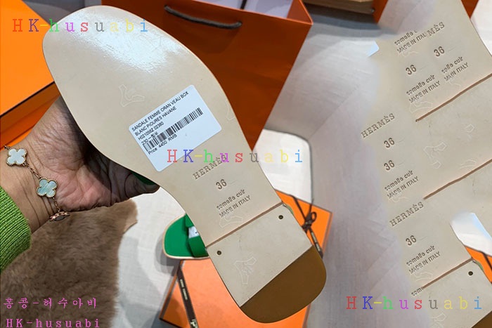 NEW 에르메스 슬리퍼 신상 H 243557