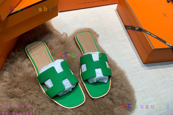 NEW 에르메스 슬리퍼 신상 H 243557
