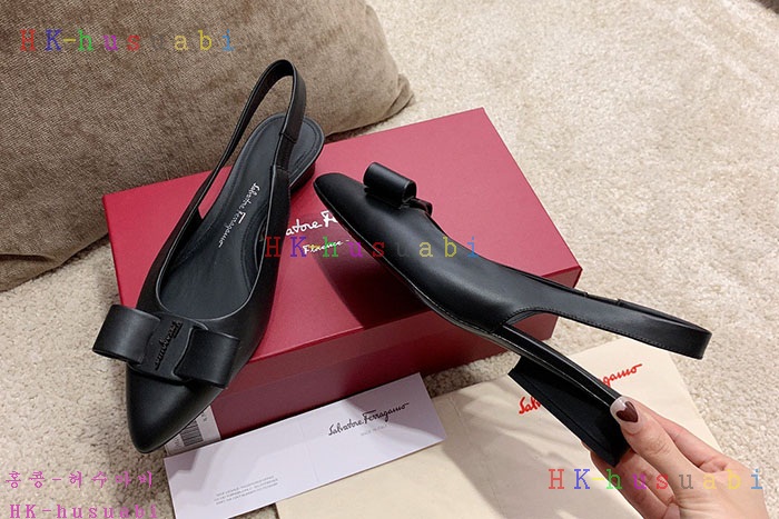 NEW 페라가모 여성 신발 신상 F 724425