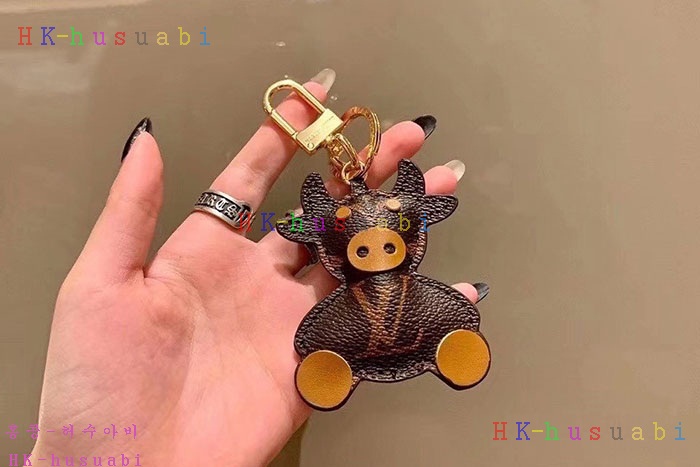 NEW 루이비통 백참 신상 LV 754256