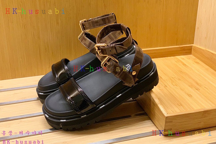 NEW 펜디 샌들 신상 F 5573002