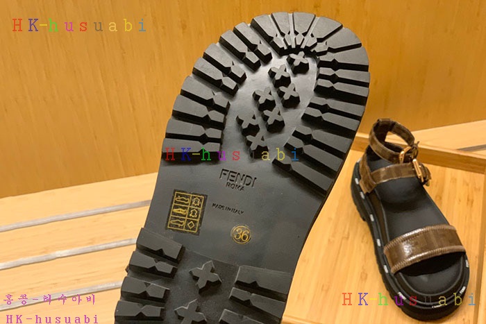 NEW 펜디 샌들 신상 F 5573003