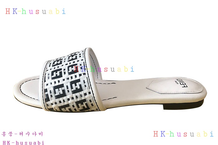 NEW 펜디 슬리퍼 신상 FD 572770
