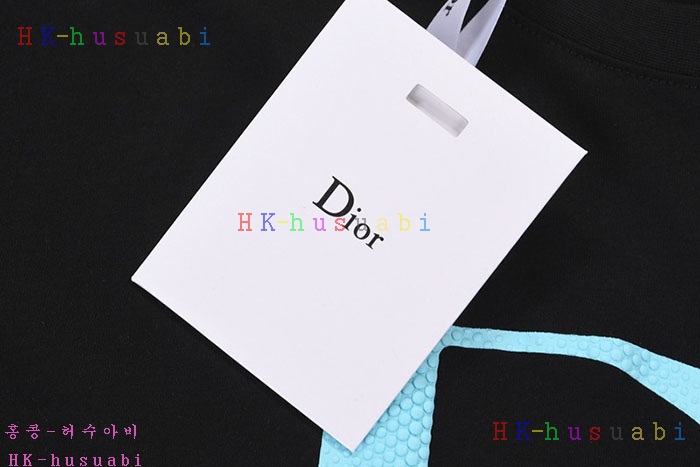 NEW 디올 반팔티 신상 DR 242202
