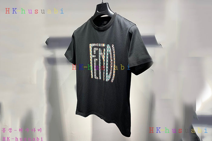 NEW 펜디 반팔티 신상 F 335824