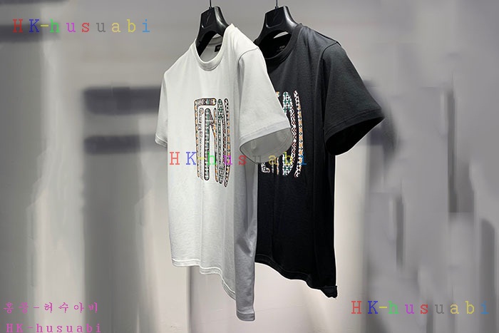 NEW 펜디 반팔티 신상 F 335824