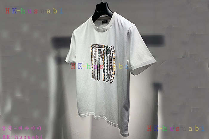 NEW 펜디 반팔티 신상 F 335823