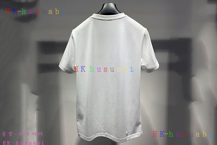 NEW 펜디 반팔티 신상 F 335823