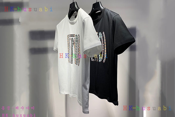 NEW 펜디 반팔티 신상 F 335823