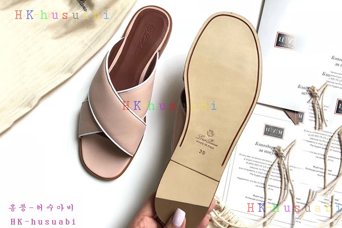 NEW 로로피아나 슬리퍼 신상 L 965331