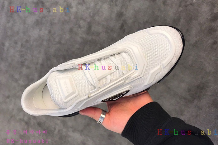 NEW 프라다 남성 스니커즈 P 324022
