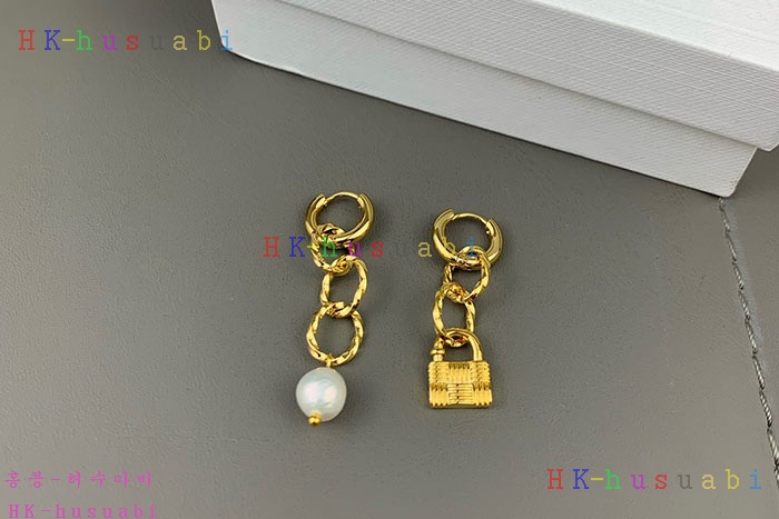 NEW 셀린느 귀걸이 신상 C 665820