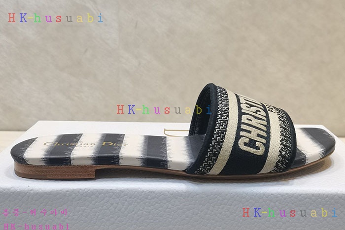 NEW 디올 슬리퍼 신상 DR 957402