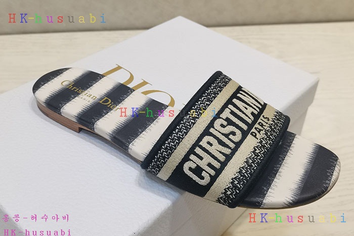 NEW 디올 슬리퍼 신상 DR 957402
