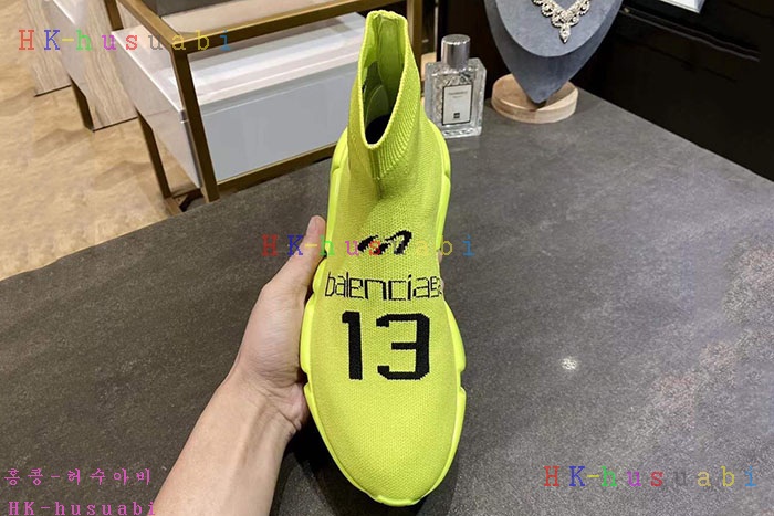 NEW 발렌시아가 스니커즈 신상 B 922535