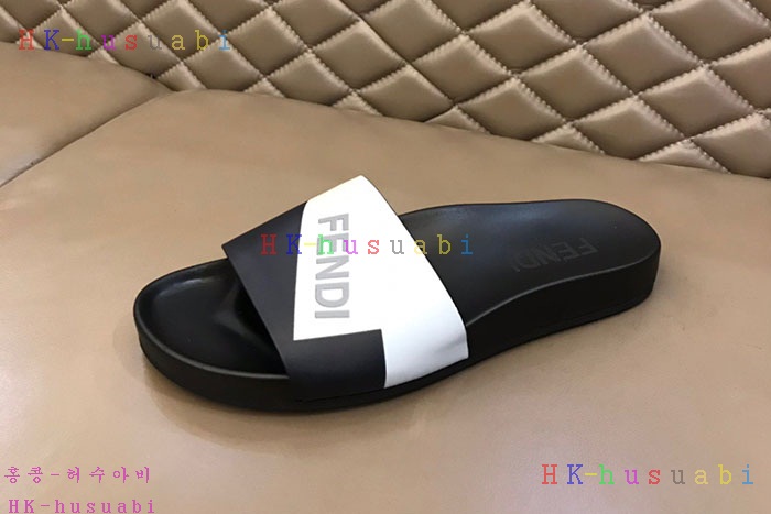 NEW 펜디 슬리퍼 신상 FD 9673350