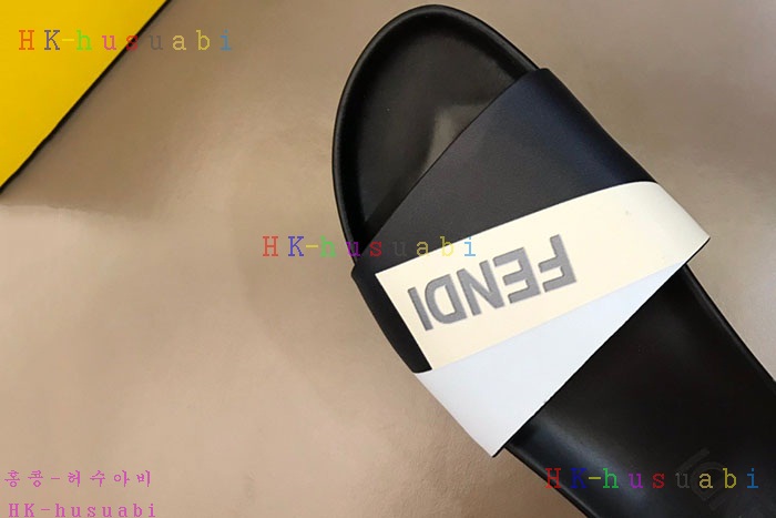 NEW 펜디 슬리퍼 신상 FD 9673350