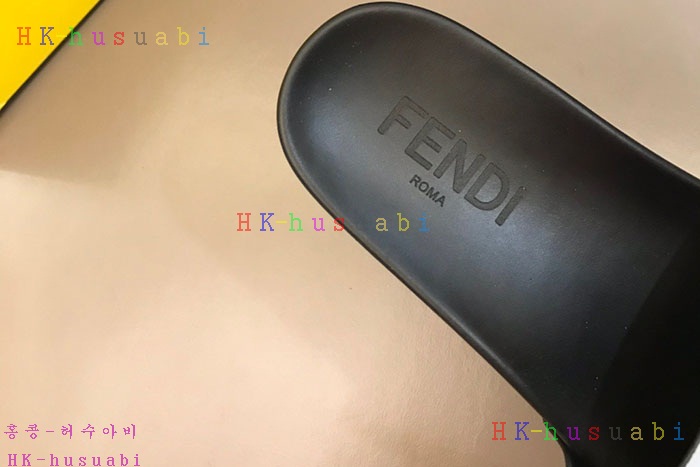 NEW 펜디 슬리퍼 신상 FD 9673350