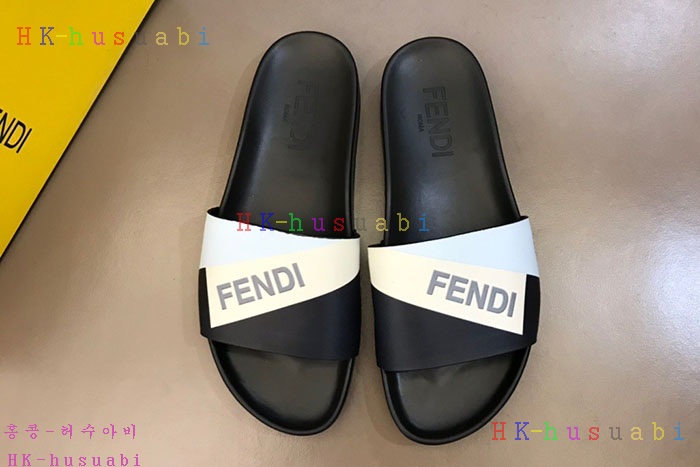 NEW 펜디 슬리퍼 신상 FD 9673350