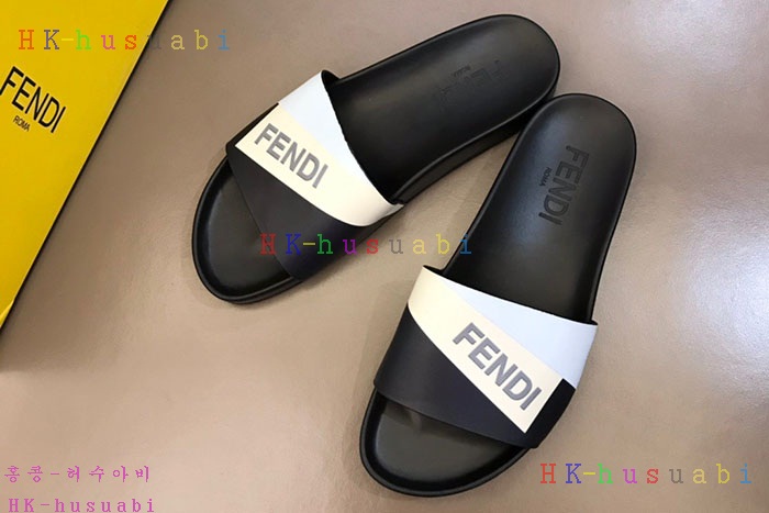 NEW 펜디 슬리퍼 신상 FD 9673350
