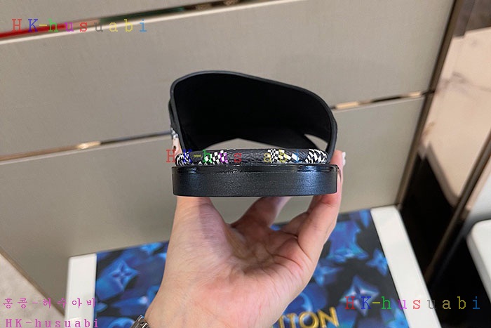 NEW 루이비통 샌들 신상 LV 857921