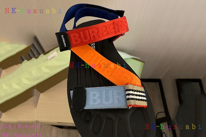 NEW버버리 샌들 신상 BB 766360