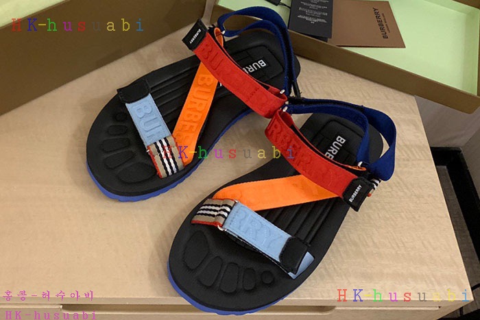 NEW버버리 샌들 신상 BB 766360