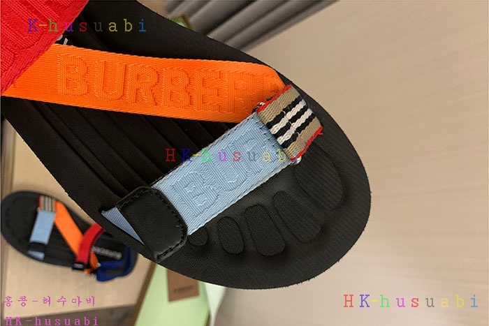 NEW버버리 샌들 신상 BB 766360