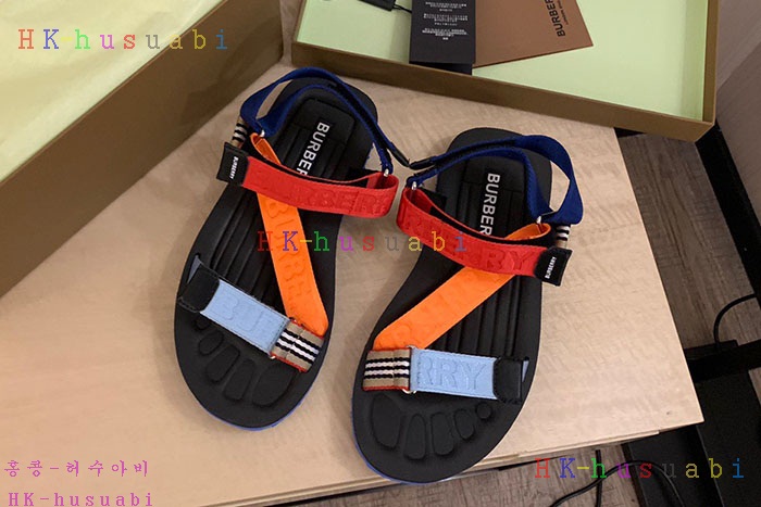 NEW버버리 샌들 신상 BB 766360