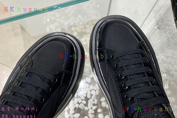 NEW 프라다 스니커즈 신상 P 857888