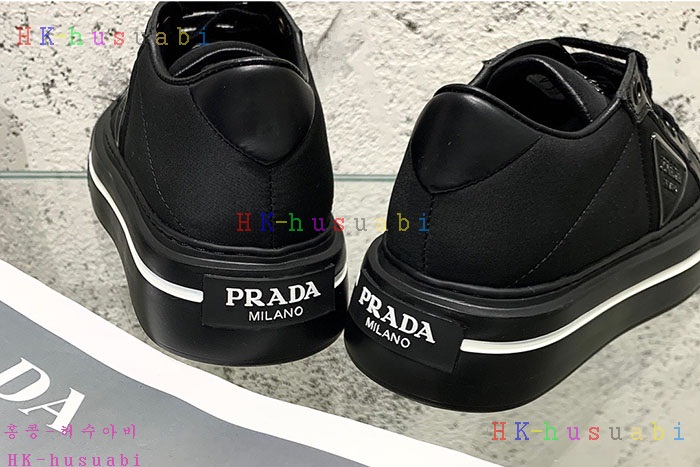 NEW 프라다 스니커즈 신상 P 857888