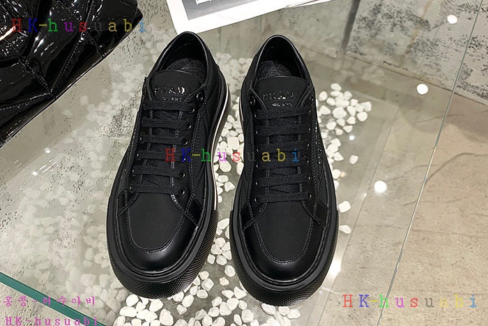 NEW 프라다 스니커즈 신상 P 857888