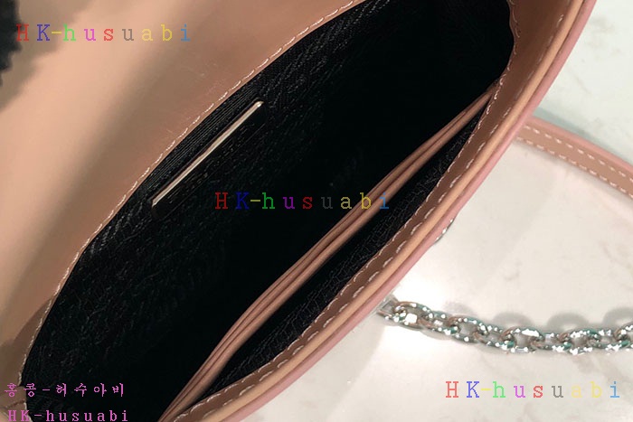 ★미러급★프라다 브러시드 레더 플랩 미니 백 1BH185-3