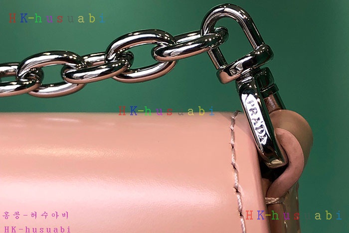 ★미러급★프라다 브러시드 레더 플랩 미니 백 1BH185-3