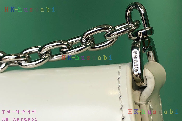 ★미러급★프라다 브러시드 레더 플랩 미니 백 1BH185-4