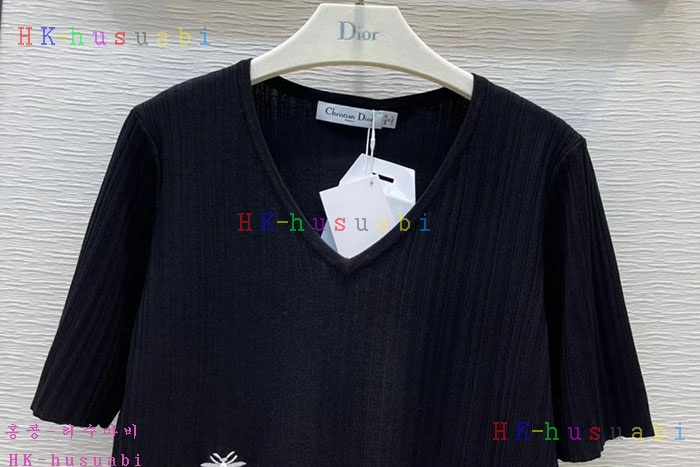 NEW 디올 반팔티 신상 DR 857886