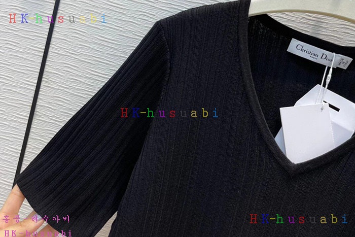 NEW 디올 반팔티 신상 DR 857886