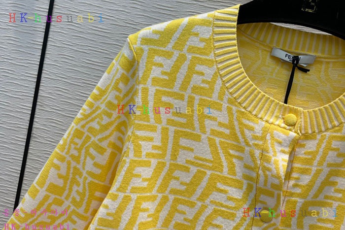 NEW 펜디 가디건 신상 FD 8875821