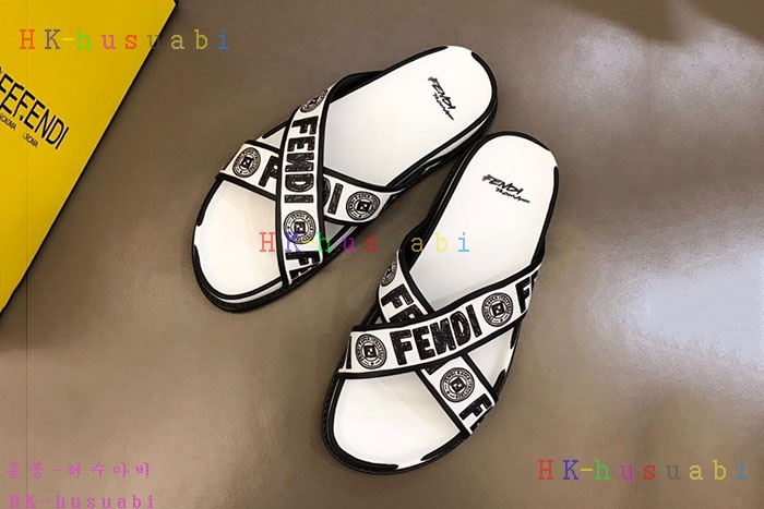 NEW 펜디 샌들 신상 FD 8576630