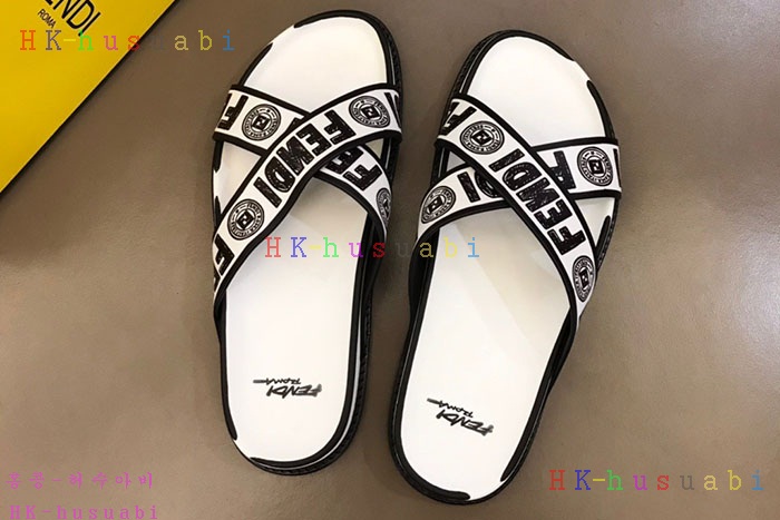 NEW 펜디 샌들 신상 FD 8576630