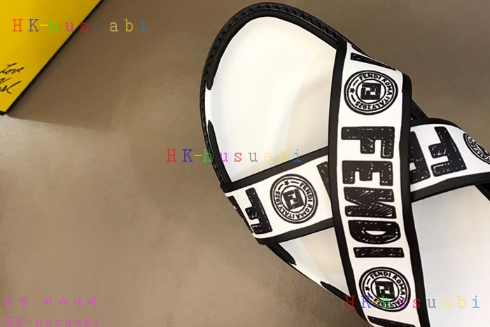 NEW 펜디 샌들 신상 FD 8576630
