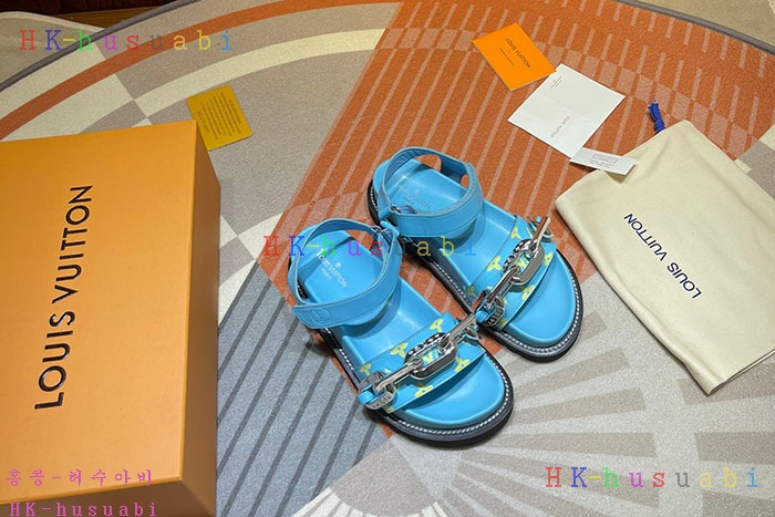 NEW 루이비통 샌들 신상 LV 525256