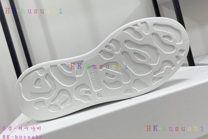 NEW 알렉산더맥퀸 스니커즈 신상 MQ668553