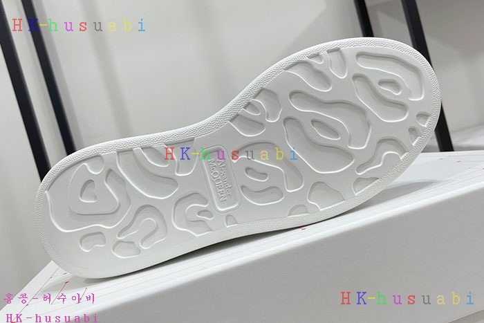 NEW 알렉산더맥퀸 스니커즈 신상 MQ668559
