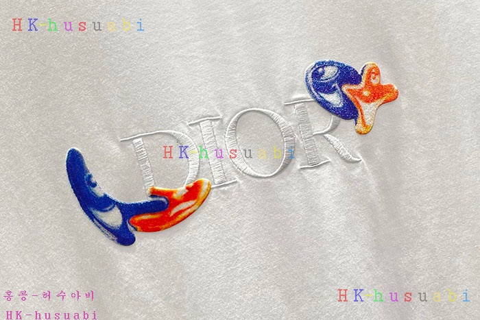 NEW 디올 반팔티 신상  DR 8585021