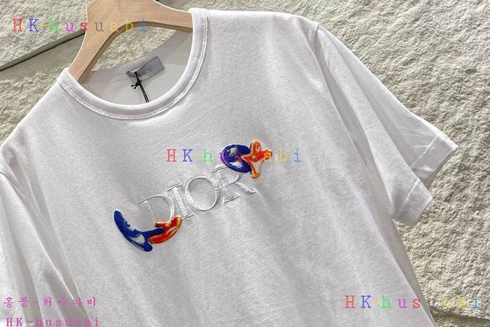 NEW 디올 반팔티 신상  DR 8585021