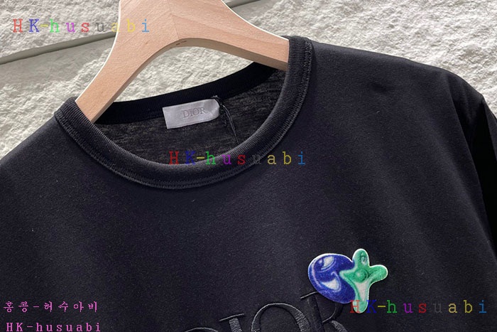 NEW 디올 반팔티 신상  DR 8585021