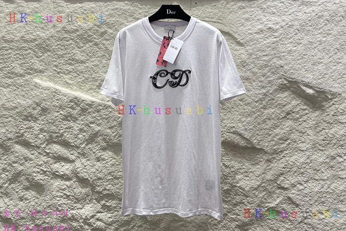 NEW 디올 반팔티 신상  DR 8585015