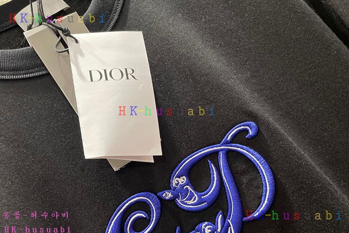 NEW 디올 반팔티 신상  DR 8585015