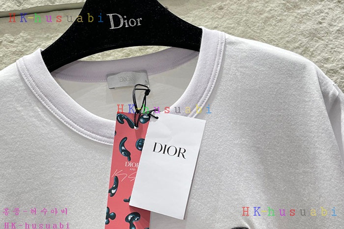 NEW 디올 반팔티 신상  DR 8585015